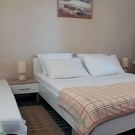 Apartmani Totić Crikvenica Bagian luar foto