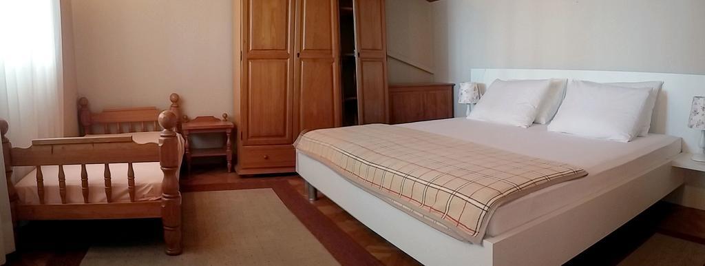 Apartmani Totić Crikvenica Bagian luar foto