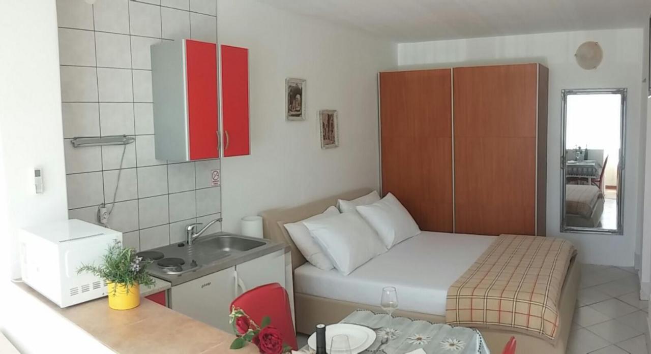 Apartmani Totić Crikvenica Bagian luar foto