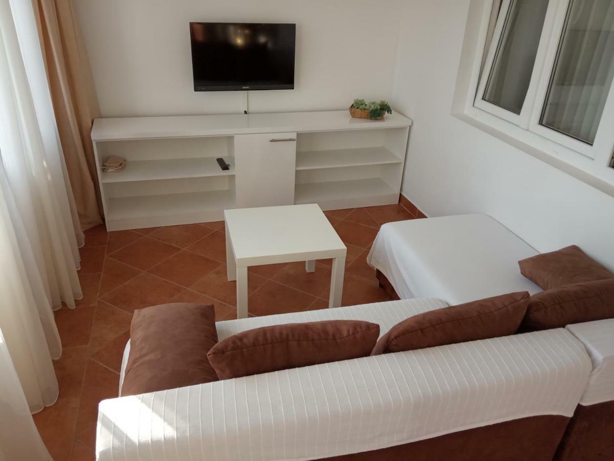 Apartmani Totić Crikvenica Bagian luar foto